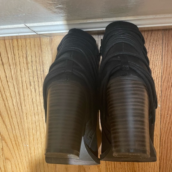 Candie’s Booties - Picture 4 of 6